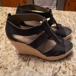 Moda Wedge Sandal
